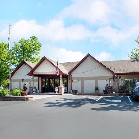 Inn Of The Dove Romantic Luxury & Business Suites Bensalem Exterior photo