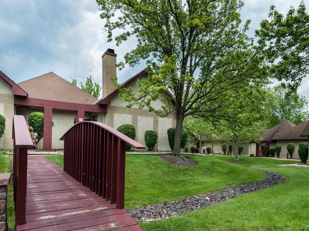 Inn Of The Dove Romantic Luxury & Business Suites Bensalem Exterior photo