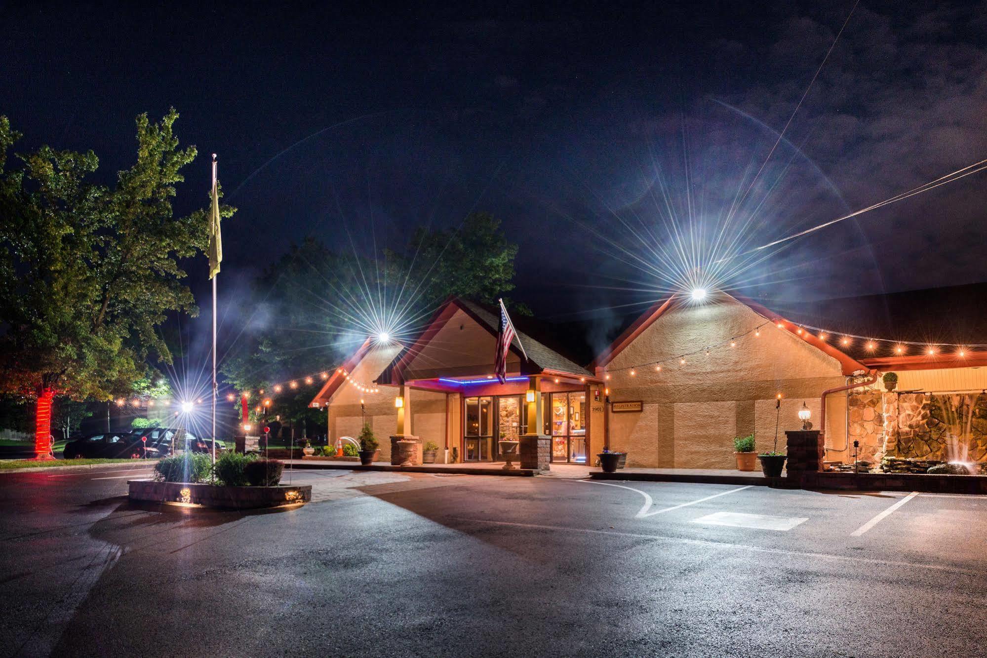 Inn Of The Dove Romantic Luxury & Business Suites Bensalem Exterior photo